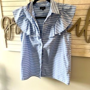 Very cute Who What Wear size medium top target